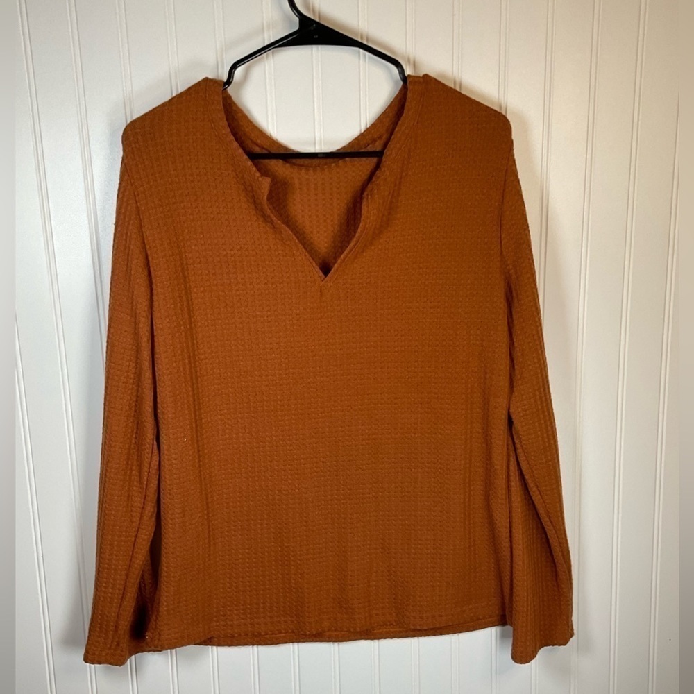 Oversized long sleeve waffle knit top. Size L